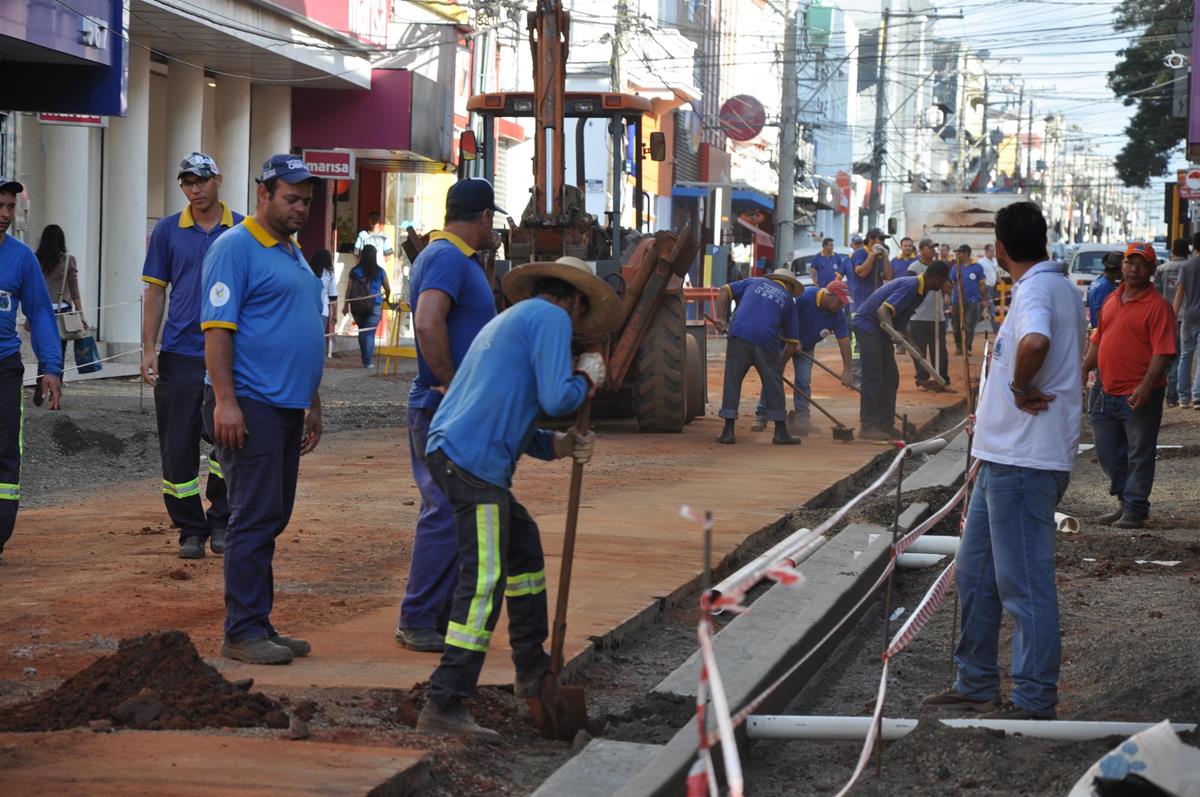 REVITALIZAÇÃO DA TUA AMANDO - CONSTRUÇÃO DE GALERIAS - FOTO CARLOS PESSOA (6) (Custom)