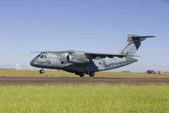 KC-390 Take Off_02