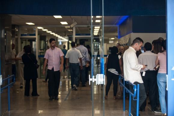 Bancos fecham hoje