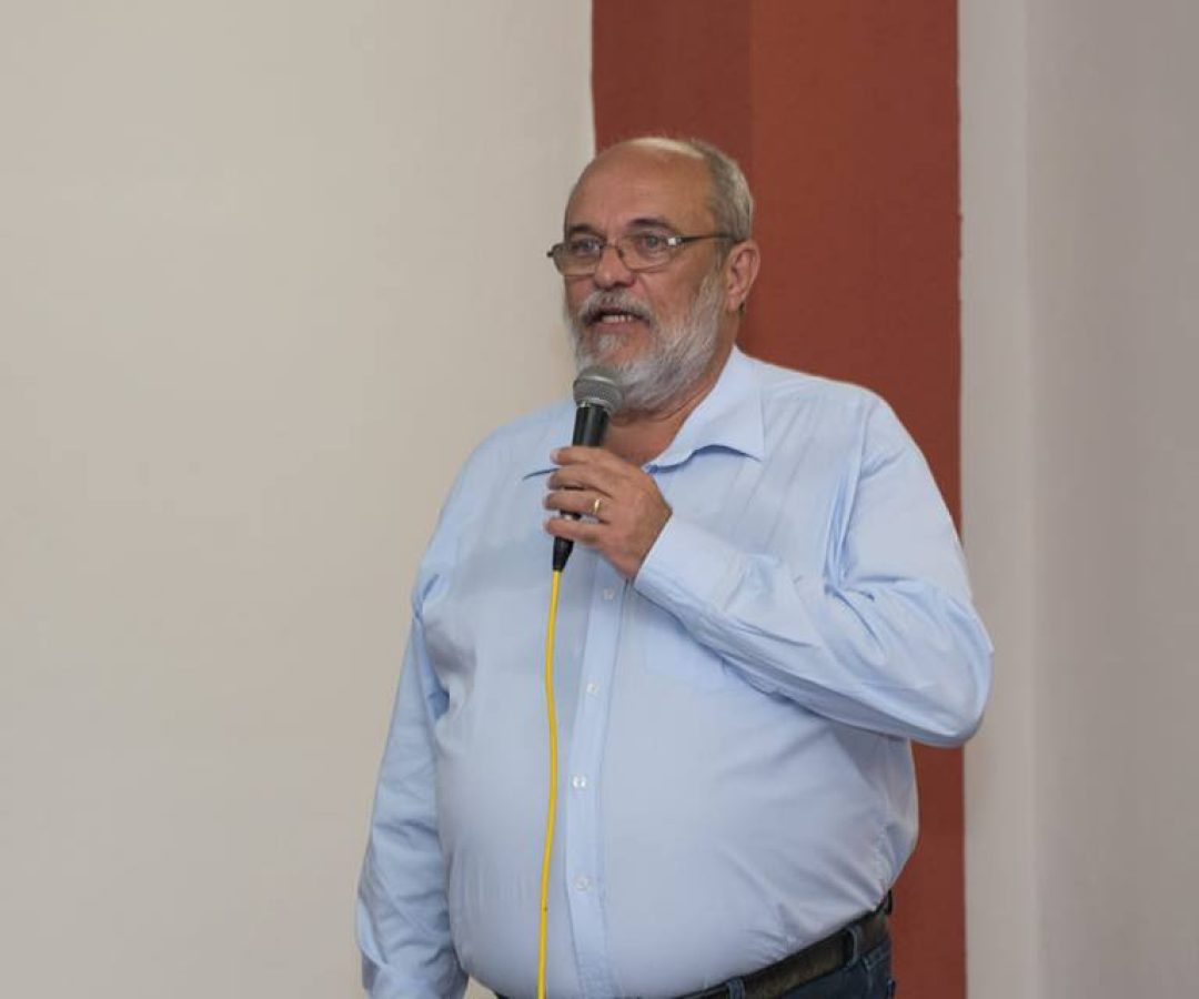 Caldas aceitaria, mas posse seria apenas após a volta do recesso