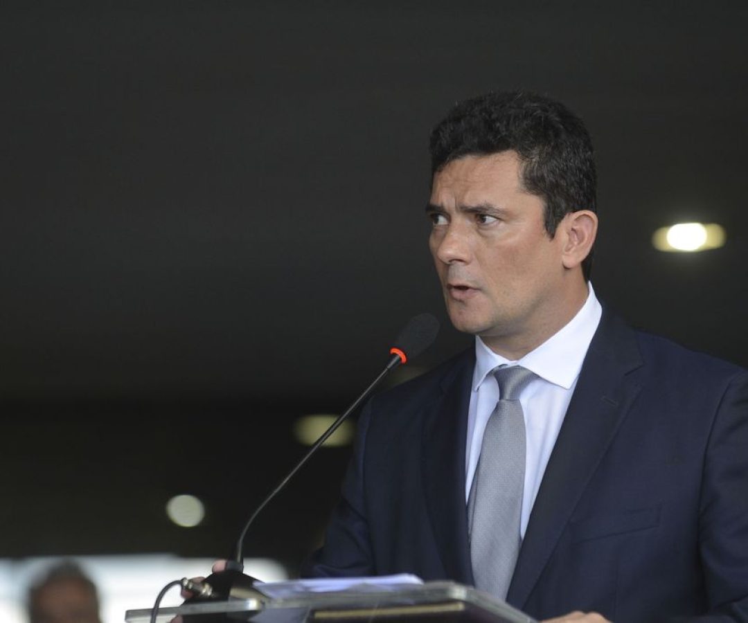O ministro da Justiça e Segurança Pública, Sérgio Fernando Moro, assume o cargo durante cerimônia no Palácio do Planalto, com a participação dos antecessores da Justiça, Torquato Jardim, e da Segurança Pública, Raul Jungmann.