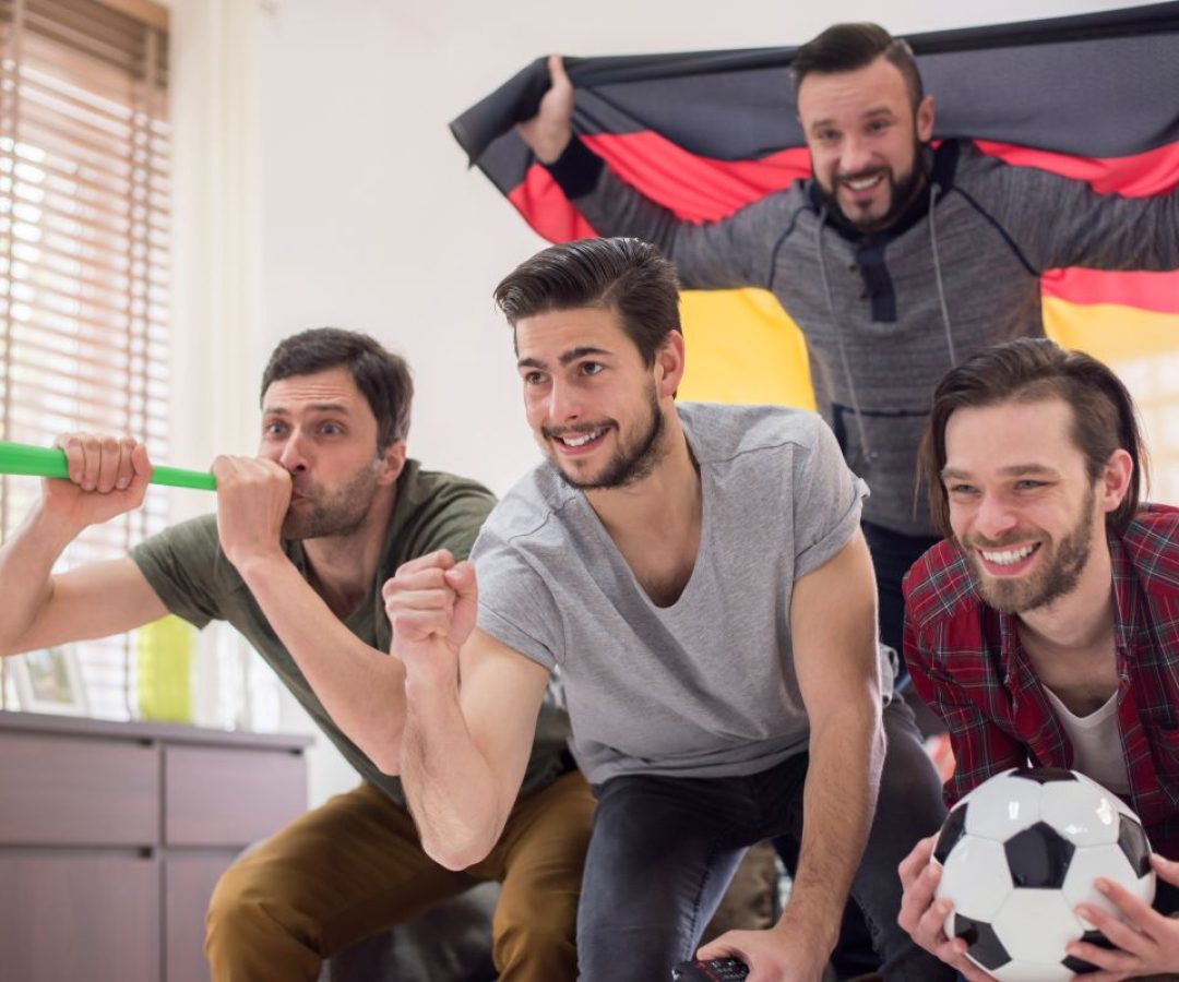 friends-watching-football-match